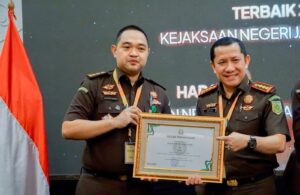 Kejari Jakpus Raih Juara Umum 1 Satker Terbaik se-Jakarta Dalam Rakerda Tahun 2025