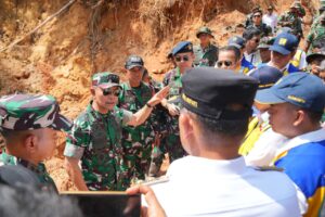 Wakasatgas PRR TNI Tekankan Akselerasi Huntara dan Sinergi Daerah Tangani Dampak Bencana