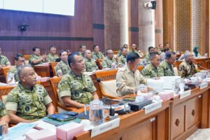 Wapang TNI dan Wamenhan RI Bahas Penguatan Alutsista dalam Rapat Kerja Komisi I di DPR RI