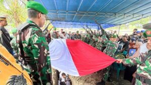 Upacara Militer Iringi Pemakaman Sertu Arifin Cepa yang Gugur dalam Tugas