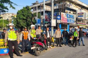 Polsek Tamansari Bersama Warga Antisipasi Guantibmas dengan Gelar Penyekatan di Wilayah Titik Rawan