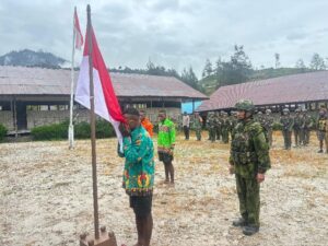 Momen Mengharukan, Tiga Eks OPM Cium Merah Putih dan Kembali ke NKRI