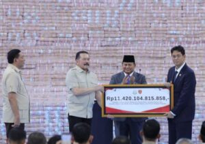 Presiden Prabowo Subianto Menyaksikan Satgas PKH Setor Rp 11,4 Triliun ke Kas Negara di Kejagung