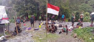 Koops TNI Habema Hadirkan Rasa Aman, Warga Distrik Kembru Kembali Pulang dan Kibarkan Bendera Merah Putih