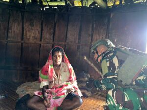 Tiga Warga Distrik Sinak Terluka Akibat Penembakan OPM, Dievakuasi dengan Bantuan TNI dan Warga