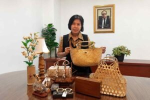 Cetak Generasi Muda Mandiri, Asprindo Ajarkan Kerajinan Tangan untuk Siswa SMK