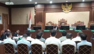 Mantan Direktur Teknik Kepabeanan Bea Cukai dan 10 terdakwa Didakwa Korupsi Ekspor CPO