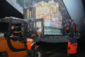 Hari Ketujuh Belas Penanganan Gempa NTT, TNI Salurkan 1.032,921 Ton Bantuan