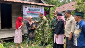 TNI Gencarkan Penyuluhan Door to Door Cegah Karhutla di Kabupaten Sambas
