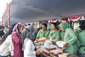 Kodim 1710 Mimika Gelar Bazar HUT TNI, Hadirkan Sembako Murah