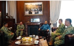 Wadan Kodiklat TNI Anjangsana Ke Kediaman Marsekal TNI (Purn) Fadjar Prasetyo