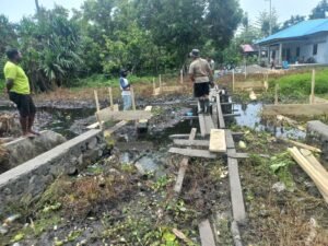 Satgas TMMD ke-130 Bangun Jembatan,  Permudah Akses Jalan Masyarakat