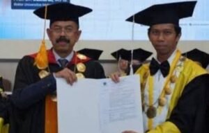 Dies Natalis ke-64 Unram, Prof Asep Orasi Ilmiah Bahas Keterkaitan Penegakan Hukum dan Pembangunan