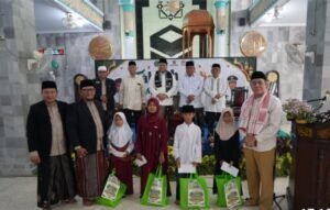 Buka Festival Milad ke-70 Al-Wathoniyah, Sekko Eka Serahkan Santunan Anak Yatim